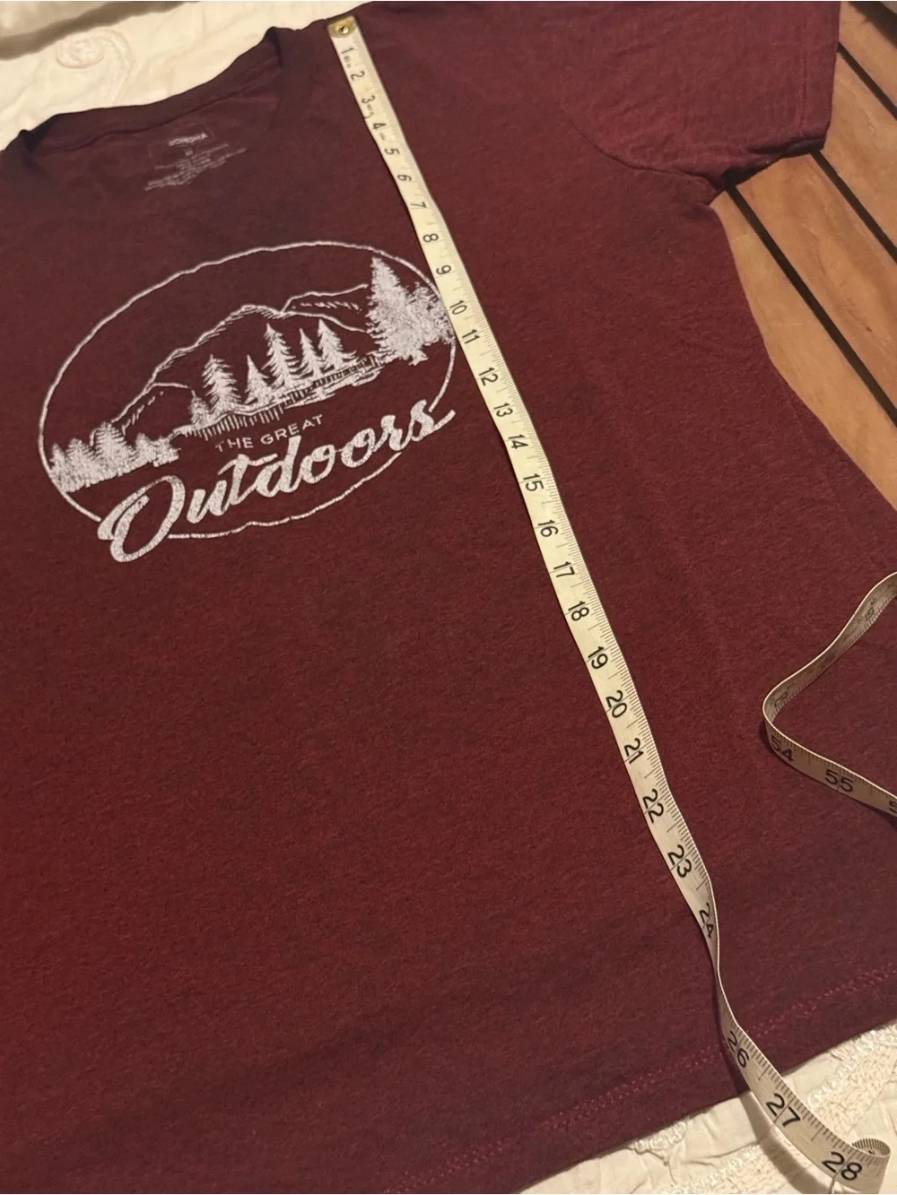 'The Great Outdoors' Graphic Tee - Burgundy